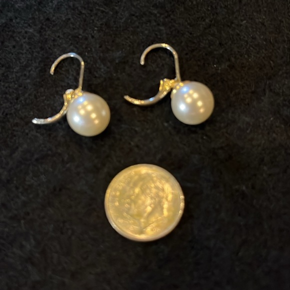Pearl Earrings - Picture 3 of 3